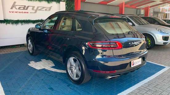 PORSCHE-MACAN-2016