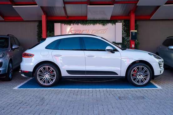 PORSCHE-MACAN-2017