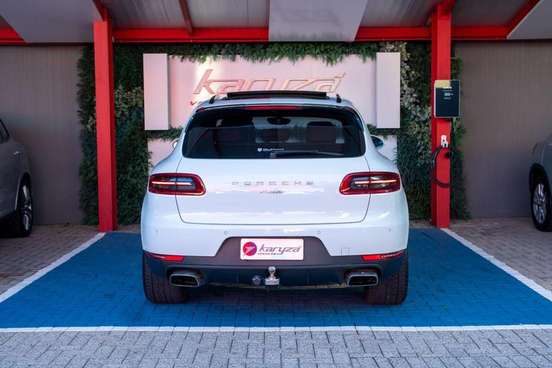 PORSCHE-MACAN-2017