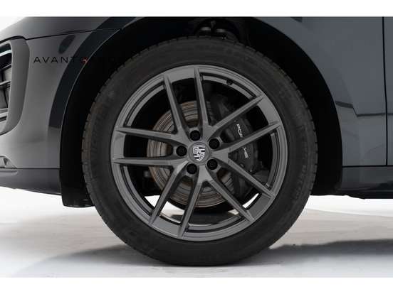 PORSCHE-MACAN-2024