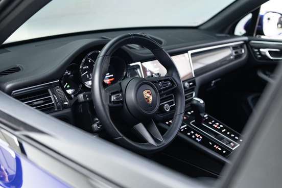 PORSCHE-MACAN-2023