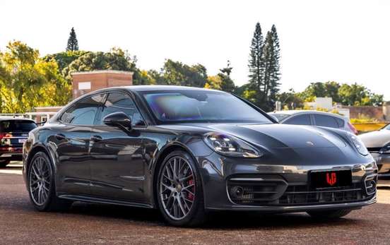 PORSCHE-PANAMERA-2023