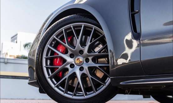 PORSCHE-PANAMERA-2023