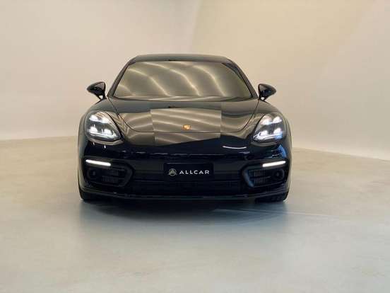 PORSCHE-PANAMERA-2022