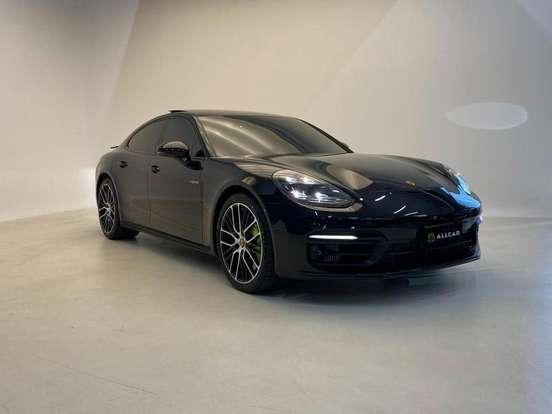 PORSCHE-PANAMERA-2022