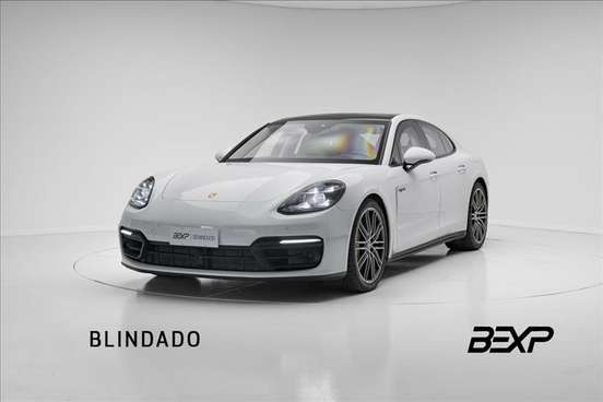 PORSCHE-PANAMERA-2022