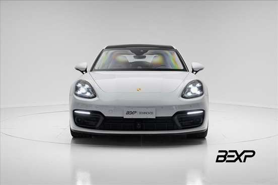 PORSCHE-PANAMERA-2022