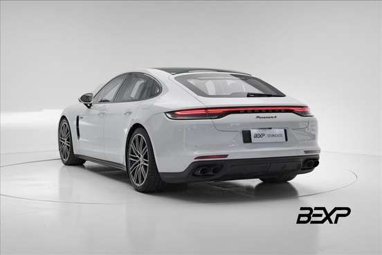 PORSCHE-PANAMERA-2022