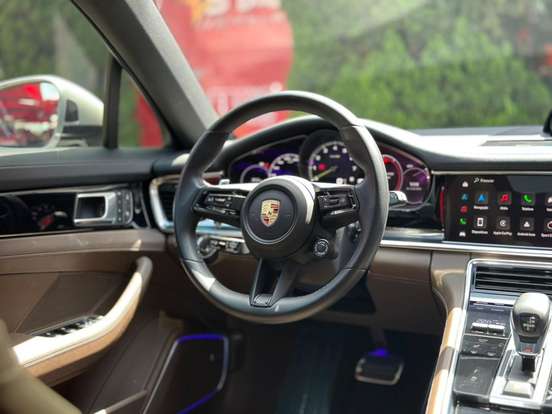 PORSCHE-PANAMERA-2023