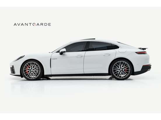 PORSCHE-PANAMERA-2025