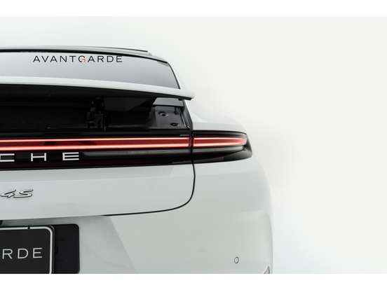PORSCHE-PANAMERA-2025