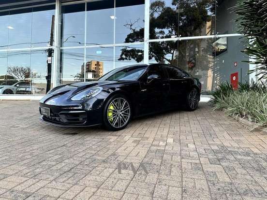 PORSCHE-PANAMERA-2021