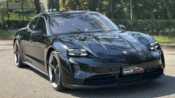 Porsche Taycan 4S Elétrico