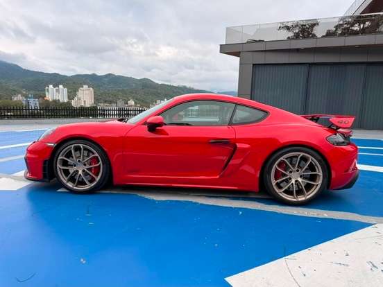 PORSCHE-718-2021