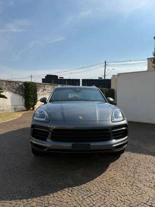 PORSCHE-CAYENNE-2019