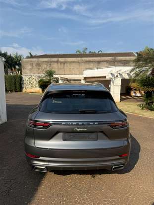 PORSCHE-CAYENNE-2019