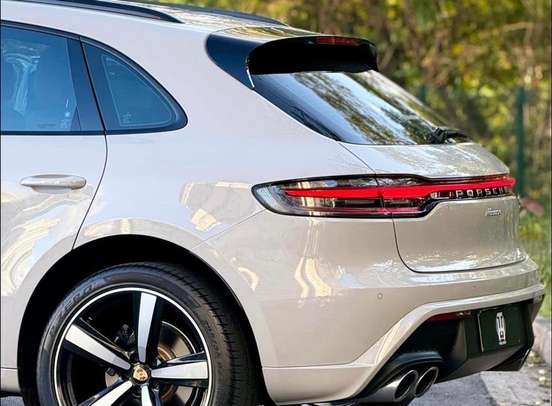 PORSCHE-MACAN-2023