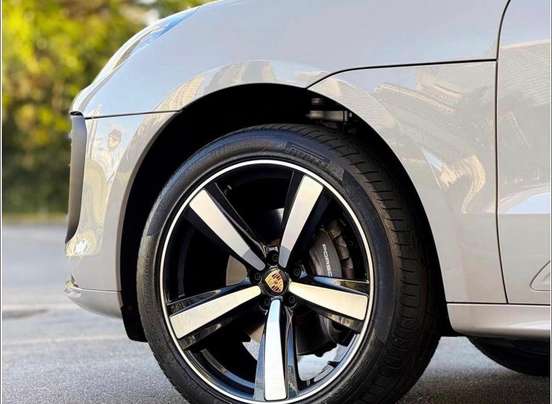 PORSCHE-MACAN-2023