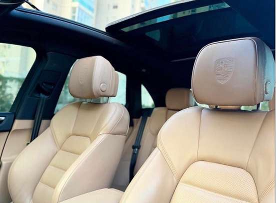 PORSCHE-MACAN-2023