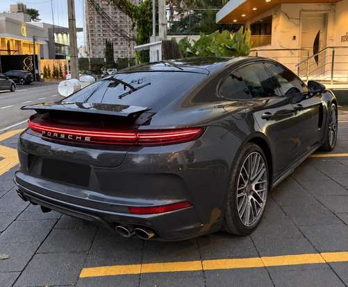 PORSCHE-PANAMERA-2025