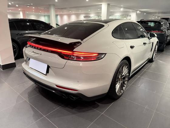 PORSCHE PANAMERA 2.9 V6 E-HYBRID 4 PLATINUM EDITION PDK