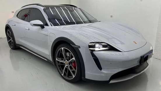 PORSCHE-TAYCAN-2023