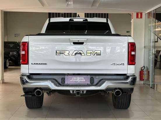 RAM-1500-3.0 HURRICANE 6 BITURBO GASOLINA LARAMIE CD 4X4 AUTOMÁTICO RAM-1500-2024