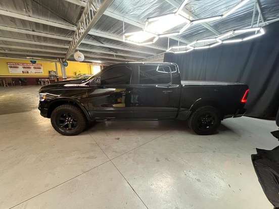 RAM-1500-5.7 V8 GASOLINA REBEL CD 4X4 AUTOMÁTICO RAM-1500-2023