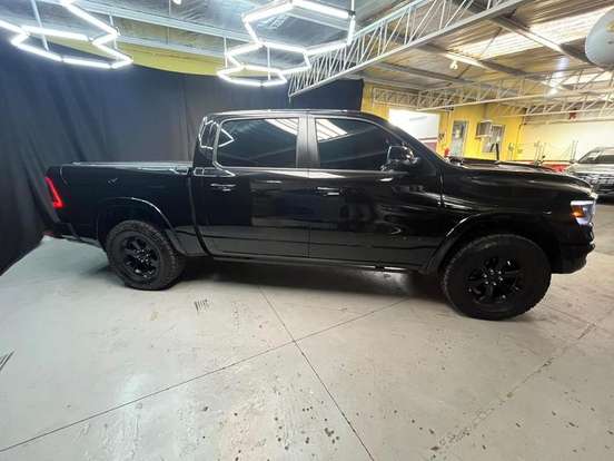 RAM-1500-5.7 V8 GASOLINA REBEL CD 4X4 AUTOMÁTICO RAM-1500-2023