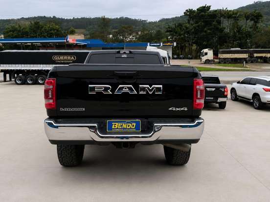 RAM-2500-6.7 I6 TURBO DIESEL LARAMIE CD 4X4 AUTOMÁTICO RAM-2500-2023