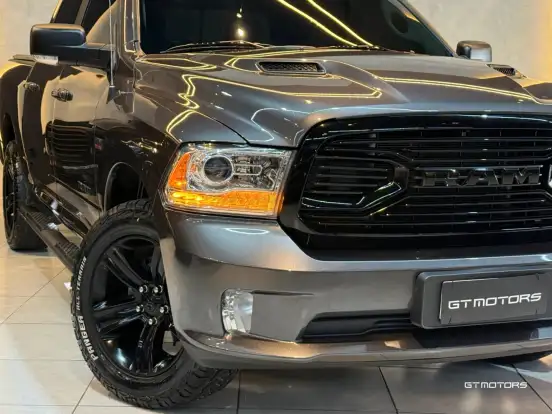 RAM-CLASSIC-5.7 V8 GASOLINA LARAMIE NIGHT EDITION CD 4X4 AUTOMÁTICO RAM-CLASSIC-2022