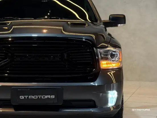 RAM-CLASSIC-5.7 V8 GASOLINA LARAMIE NIGHT EDITION CD 4X4 AUTOMÁTICO RAM-CLASSIC-2022