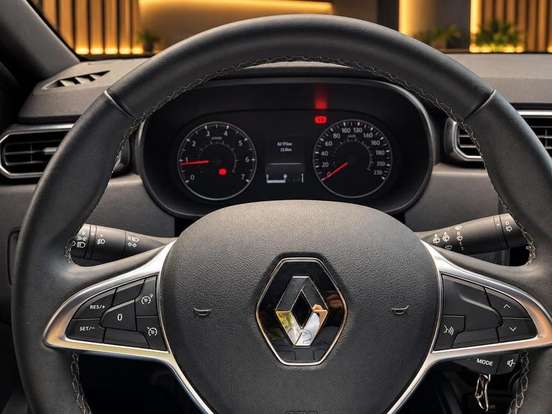 RENAULT-DUSTER-2023
