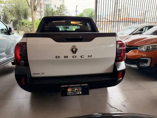 RENAULT-DUSTER OROCH-2018
