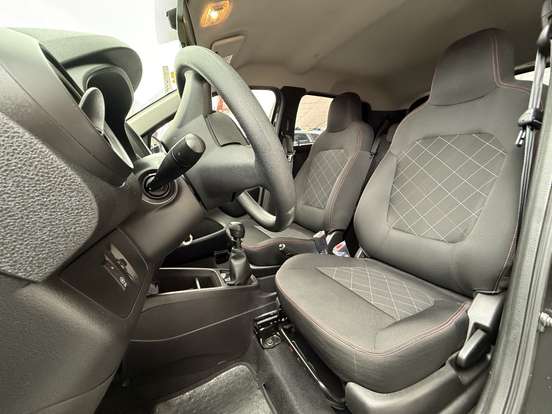 RENAULT-KWID-2025
