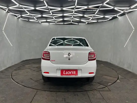 RENAULT-LOGAN-2025