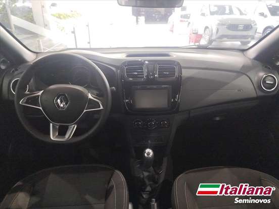 RENAULT-LOGAN-2024