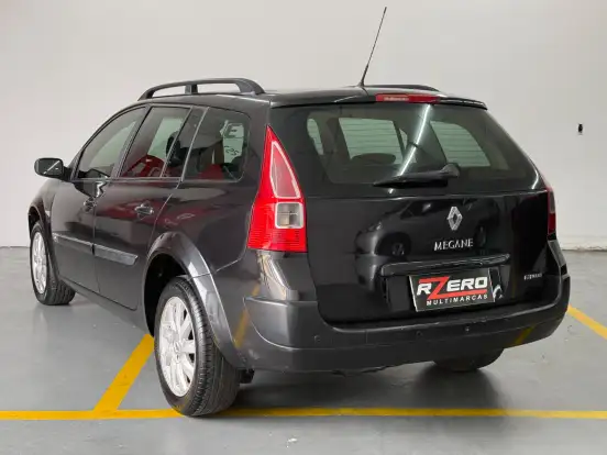 RENAULT-MEGANE-2012