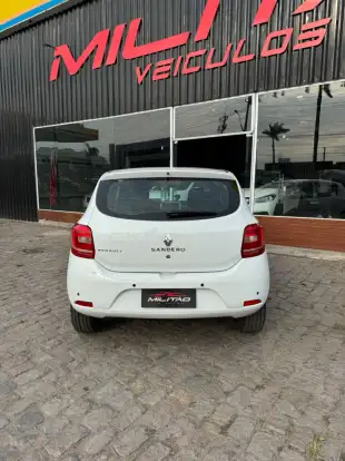 RENAULT-SANDERO-2019