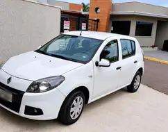 RENAULT SANDERO 1.0 EXPRESSION 16V FLEX 4P MANUAL RENAULT SANDERO 1.0 EXPRESSION 16V FLEX 4P MANUAL
