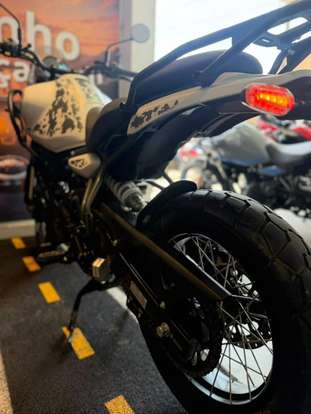 ROYAL ENFIELD-HIMALAYAN 450 KAMET WHITE-2025