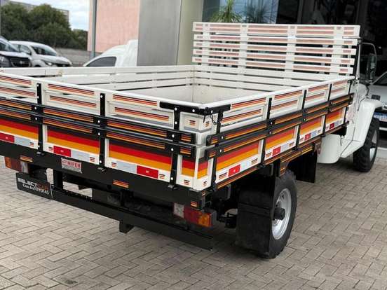 TOYOTA-BANDEIRANTE-4.0 OJ50LV-B 4X4 CHASSI LONGO DIESEL 2P MANUAL TOYOTA-BANDEIRANTE-1993