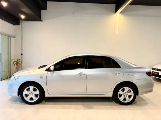 TOYOTA-COROLLA-2010
