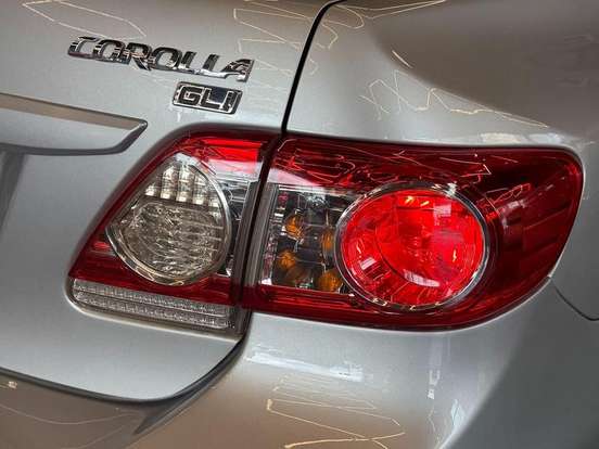 TOYOTA-COROLLA-1.8 GLI 16V FLEX 4P AUTOMÁTICO TOYOTA-COROLLA-2013