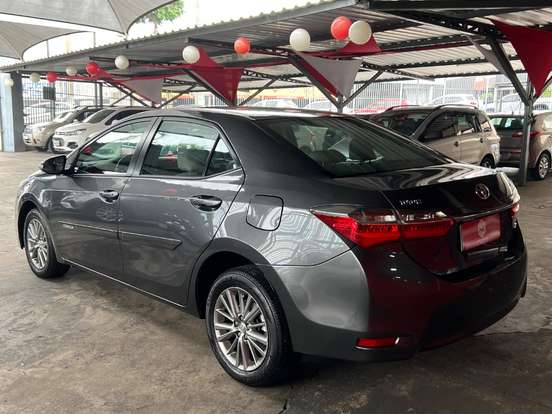 TOYOTA-COROLLA-1.8 GLI UPPER 16V FLEX 4P AUTOMÁTICO TOYOTA-COROLLA-2017