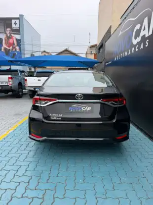 TOYOTA-COROLLA-2025
