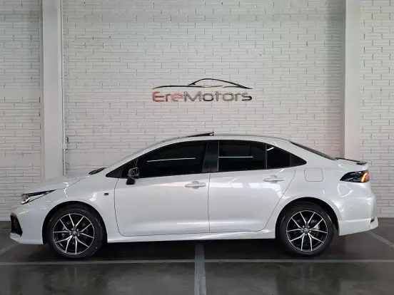 TOYOTA-COROLLA-2025