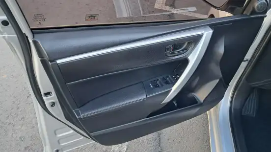 TOYOTA-COROLLA-2018