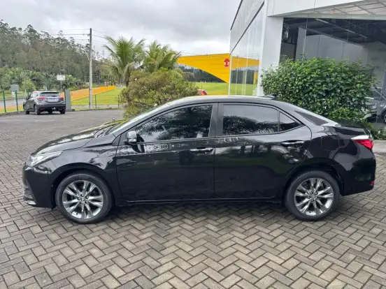 TOYOTA-COROLLA-2018
