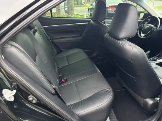 TOYOTA-COROLLA-2018